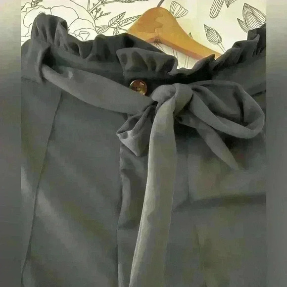 Black Paper Bag Pants with Belt - Picture 2 of 3